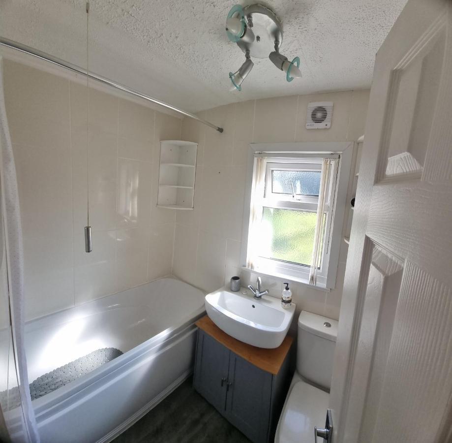 Watkin - Snowdon Cabins - Cozy Chalet - Glan Gwna, Caernarfon Caeathro Exterior foto